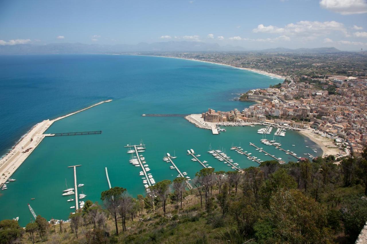 Apartamento La Terrazza Sul Porto Castellammare del Golfo Exterior foto